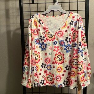 Women’s pullover top